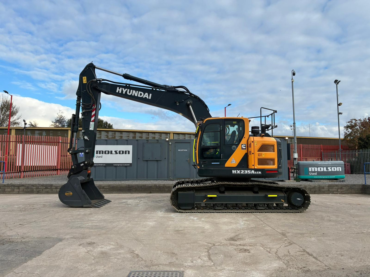 Hyundai HX235ALCR - Crawler excavator: picture 2 Hyundai HX235ALCR - Crawler excavator: picture 2