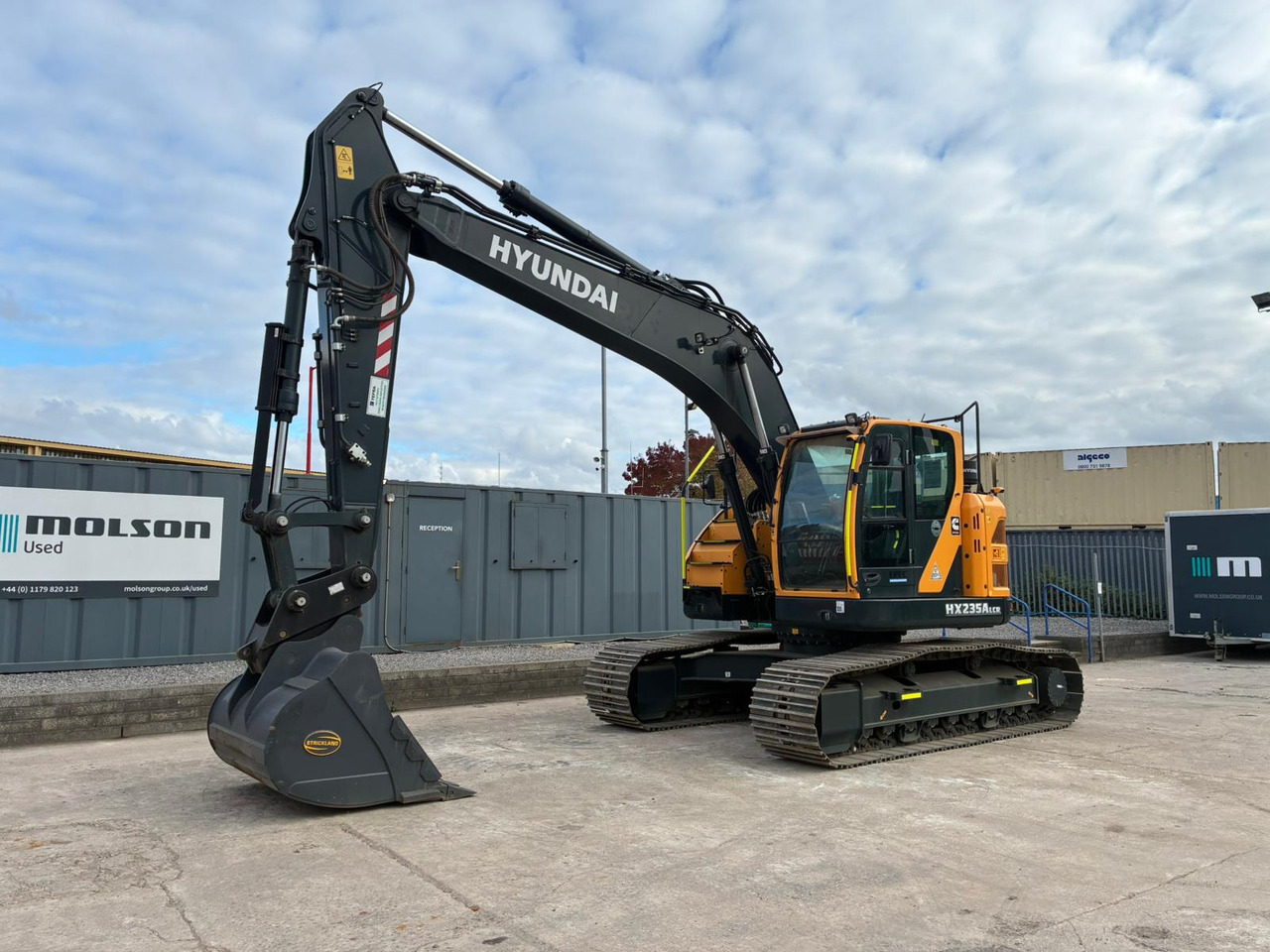 Hyundai HX235ALCR - Crawler excavator: picture 1 Hyundai HX235ALCR - Crawler excavator: picture 1