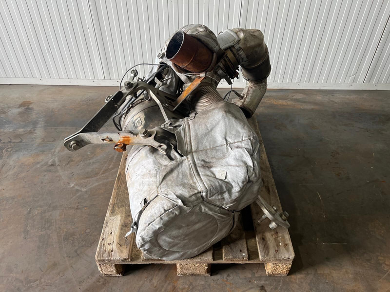 Muffler/ Exhaust system Liebherr: picture 13 Muffler/ Exhaust system Liebherr: picture 13