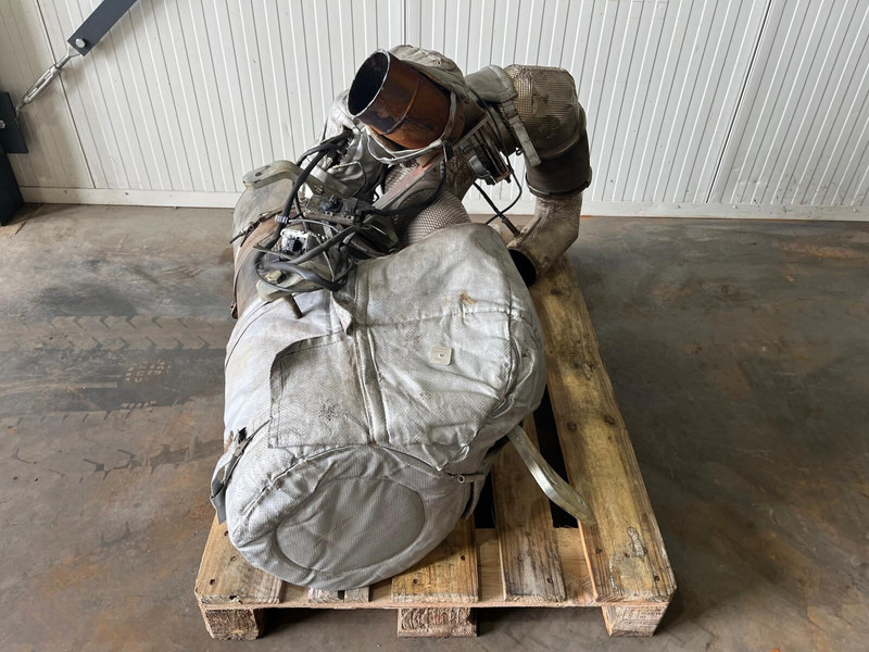 Muffler/ Exhaust system Liebherr: picture 16 Muffler/ Exhaust system Liebherr: picture 16