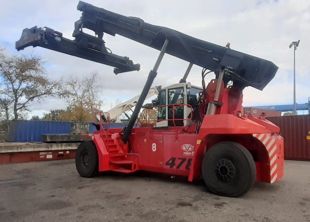 CVS FERRARI F478.6S - Reach stacker: picture 1 CVS FERRARI F478.6S - Reach stacker: picture 1