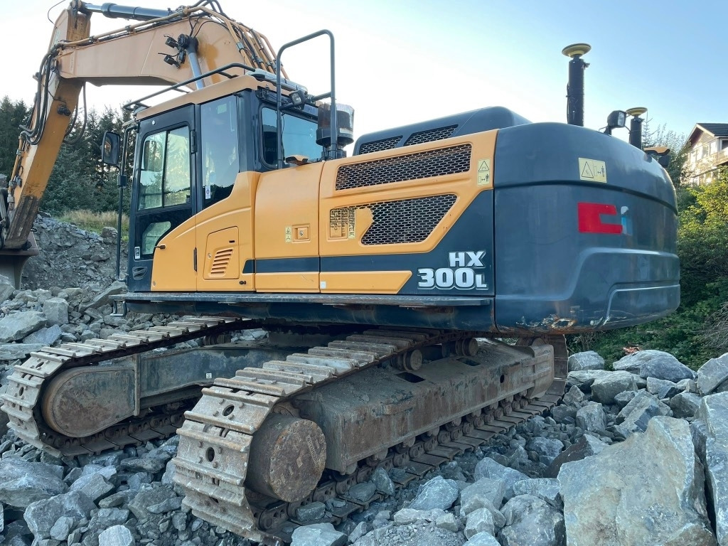Crawler excavator Hyundai HX 300 L: picture 16