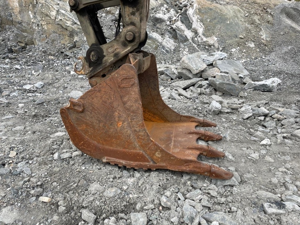 Crawler excavator Hyundai HX 300 L: picture 11