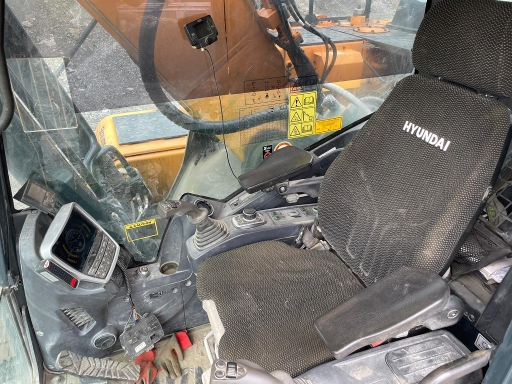 Crawler excavator Hyundai HX 300 L: picture 25
