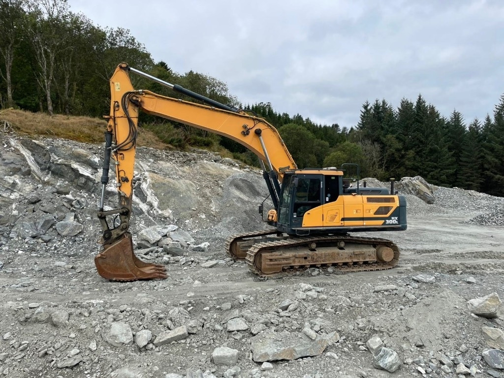 Crawler excavator Hyundai HX 300 L: picture 6