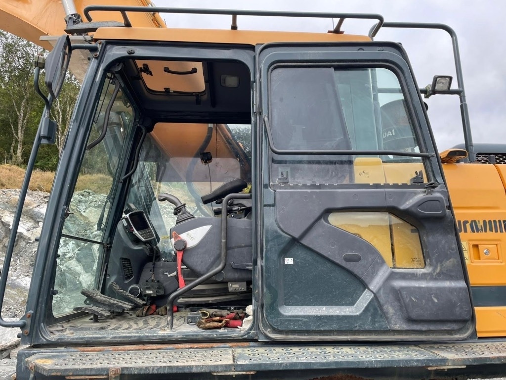 Crawler excavator Hyundai HX 300 L: picture 28