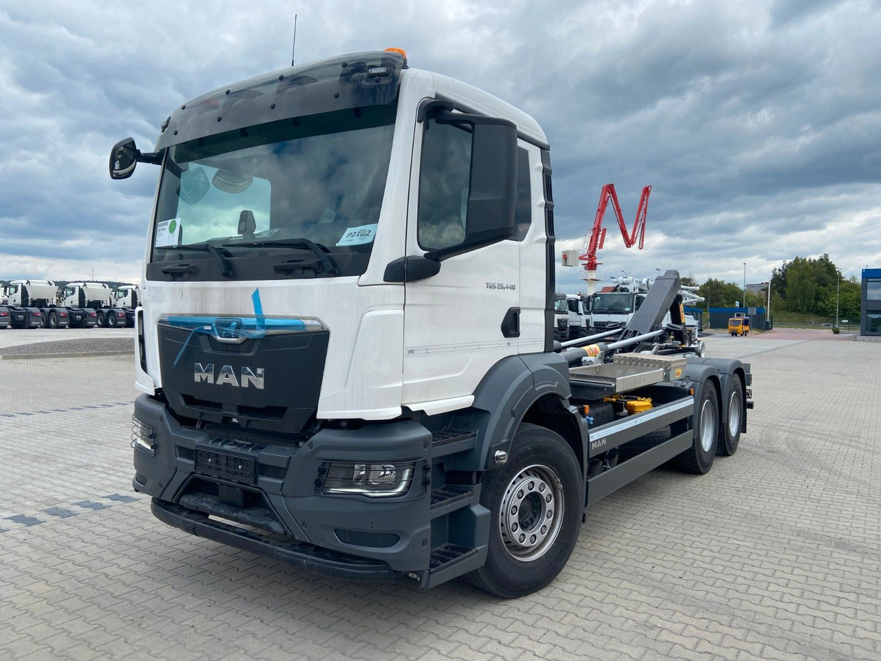 MAN TGS 26.440 6x4 Abrollkipper HYVA 20-60-S - Hook lift truck: picture 2 MAN TGS 26.440 6x4 Abrollkipper HYVA 20-60-S - Hook lift truck: picture 2