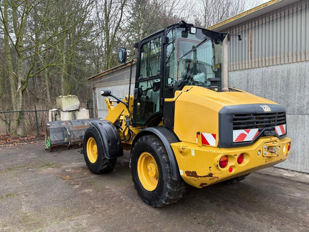 CAT 908M - Wheel loader: picture 3 CAT 908M - Wheel loader: picture 3