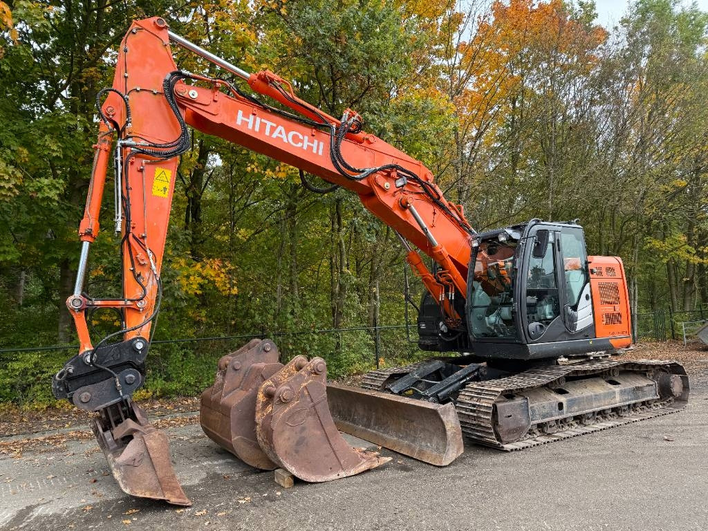 Hitachi ZX 225 US LC-6 - Crawler excavator: picture 1 Hitachi ZX 225 US LC-6 - Crawler excavator: picture 1