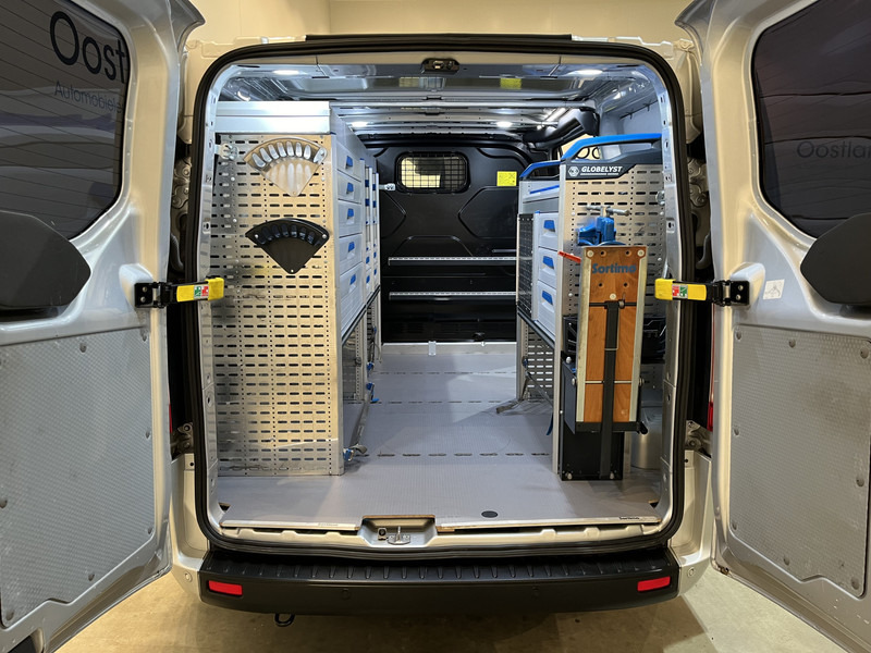 Ford Transit Custom 2.0 TDCI L1H1 Trend 130 PK Automaat Servicebus / Sortimo Inrichting / Euro 6 / Airco / Camera / Cruise Control / Navigatie / CarPlay / 3-Zits / BPM VRIJ !! - Small van: picture 4 Ford Transit Custom 2.0 TDCI L1H1 Trend 130 PK Automaat Servicebus / Sortimo Inrichting / Euro 6 / Airco / Camera / Cruise Control / Navigatie / CarPlay / 3-Zits / BPM VRIJ !! - Small van: picture 4