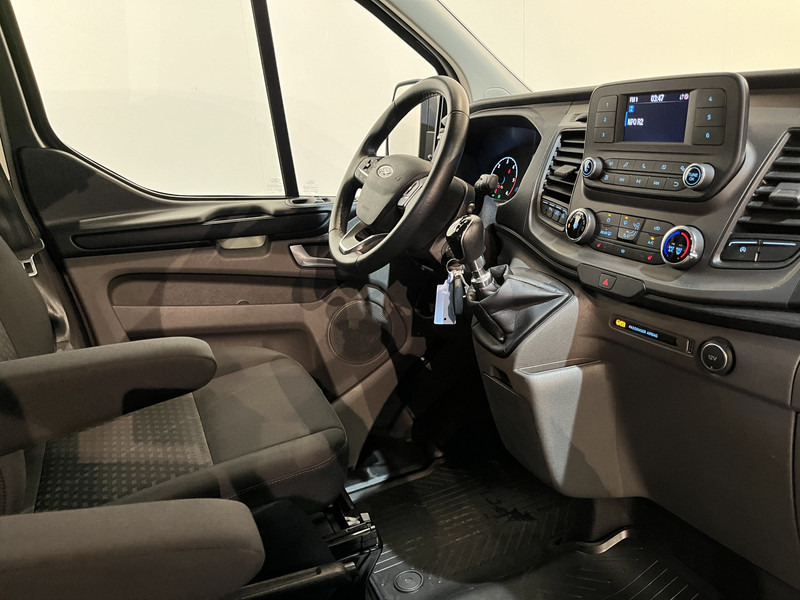 Ford Transit Custom 280 2.0 TDCI L1H1 Trend 130 PK / Euro 6 / Airco / Trekhaak / Cruise Control / PDC / 49.000 KM !! / BPM VRIJ !! - Small van: picture 3 Ford Transit Custom 280 2.0 TDCI L1H1 Trend 130 PK / Euro 6 / Airco / Trekhaak / Cruise Control / PDC / 49.000 KM !! / BPM VRIJ !! - Small van: picture 3