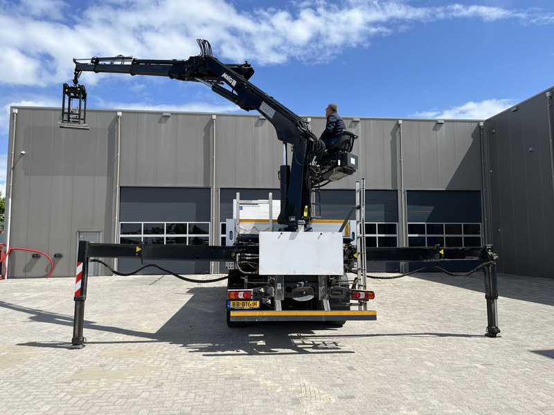Mercedes-Benz ANTOS 2546 6X2 Bouwstoffenauto / Open laadbak vv KRAAN MKG HLK 221-3 met Palletklem - Dropside/ Flatbed truck, Crane truck: picture 4 Mercedes-Benz ANTOS 2546 6X2 Bouwstoffenauto / Open laadbak vv KRAAN MKG HLK 221-3 met Palletklem - Dropside/ Flatbed truck, Crane truck: picture 4
