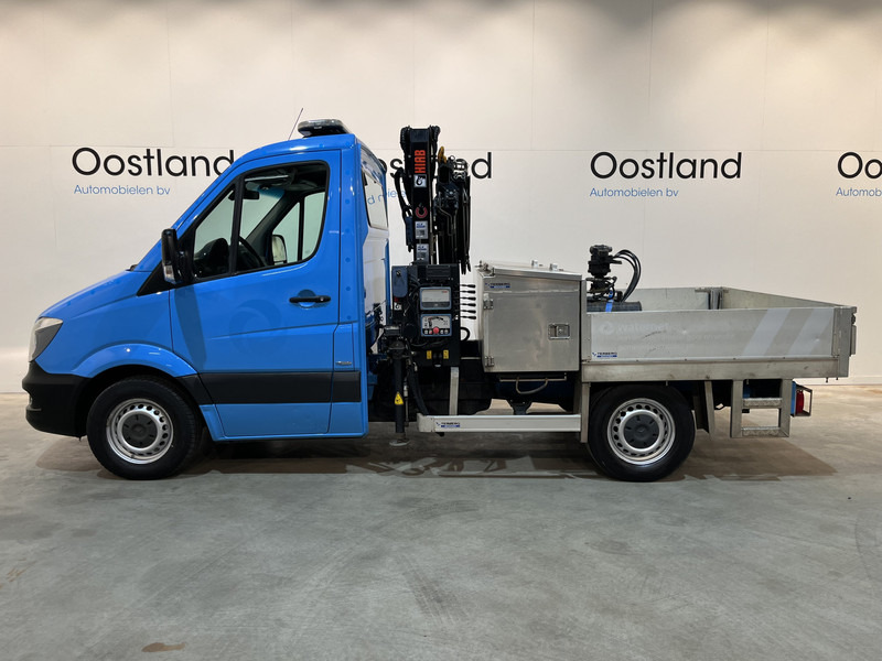 Mercedes-Benz Sprinter 316 CDI RWD Open Laadbak / Hiab XS 033 D-2 Kraan PTO / Euro 6 / Knijpbak / Airco / Trekhaak / Cruise Control / 3-Zits - Open body delivery van: picture 4 Mercedes-Benz Sprinter 316 CDI RWD Open Laadbak / Hiab XS 033 D-2 Kraan PTO / Euro 6 / Knijpbak / Airco / Trekhaak / Cruise Control / 3-Zits - Open body delivery van: picture 4