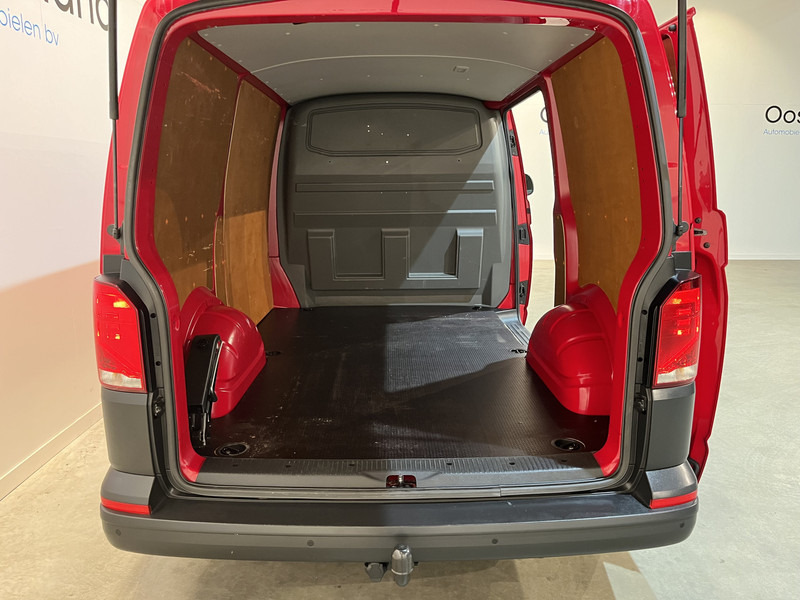 Volkswagen Transporter 2.0 TDI L1H1 150 PK Automaat / Airco / Cruise Control / CarPlay / PDC / Trekhaak / Klep - Small van: picture 5 Volkswagen Transporter 2.0 TDI L1H1 150 PK Automaat / Airco / Cruise Control / CarPlay / PDC / Trekhaak / Klep - Small van: picture 5