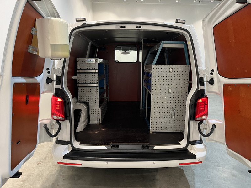 Volkswagen Transporter 2.0 TDI L2H1 Highline 4Motion 150 PK Servicebus / Inrichting / Euro 6 / 220V. / 2X Schuifdeur / Airco / Cruise Control / Camera / CarPlay / Navigatie - Small van: picture 4 Volkswagen Transporter 2.0 TDI L2H1 Highline 4Motion 150 PK Servicebus / Inrichting / Euro 6 / 220V. / 2X Schuifdeur / Airco / Cruise Control / Camera / CarPlay / Navigatie - Small van: picture 4