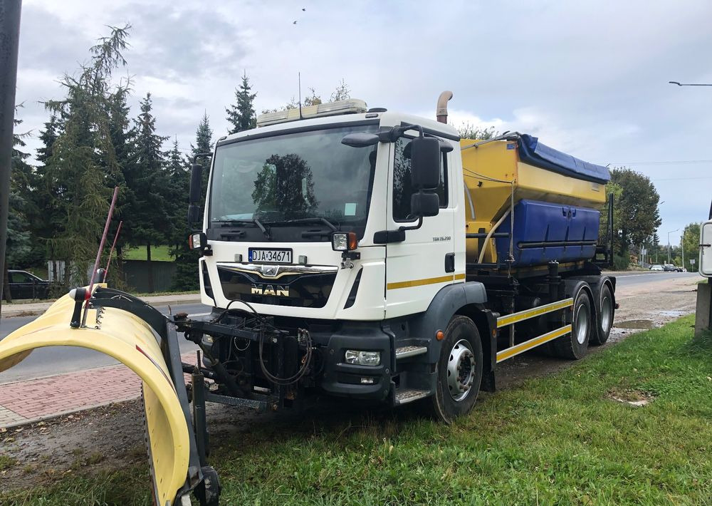 MAN TGM 26.290 piaskarka solarka schmidt 6x4 euro6 - Snow removal vehicle: picture 1 MAN TGM 26.290 piaskarka solarka schmidt 6x4 euro6 - Snow removal vehicle: picture 1