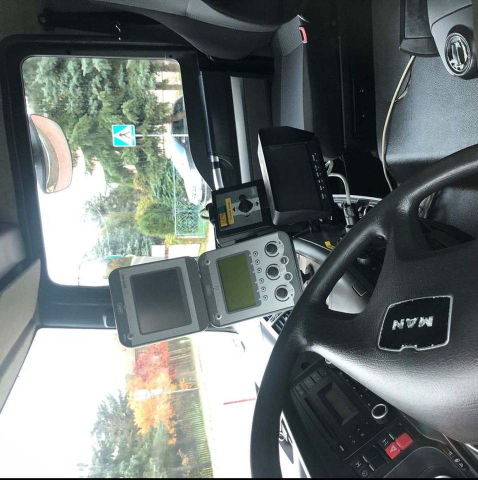 MAN TGM 26.290 piaskarka solarka schmidt 6x4 euro6 - Snow removal vehicle: picture 3 MAN TGM 26.290 piaskarka solarka schmidt 6x4 euro6 - Snow removal vehicle: picture 3