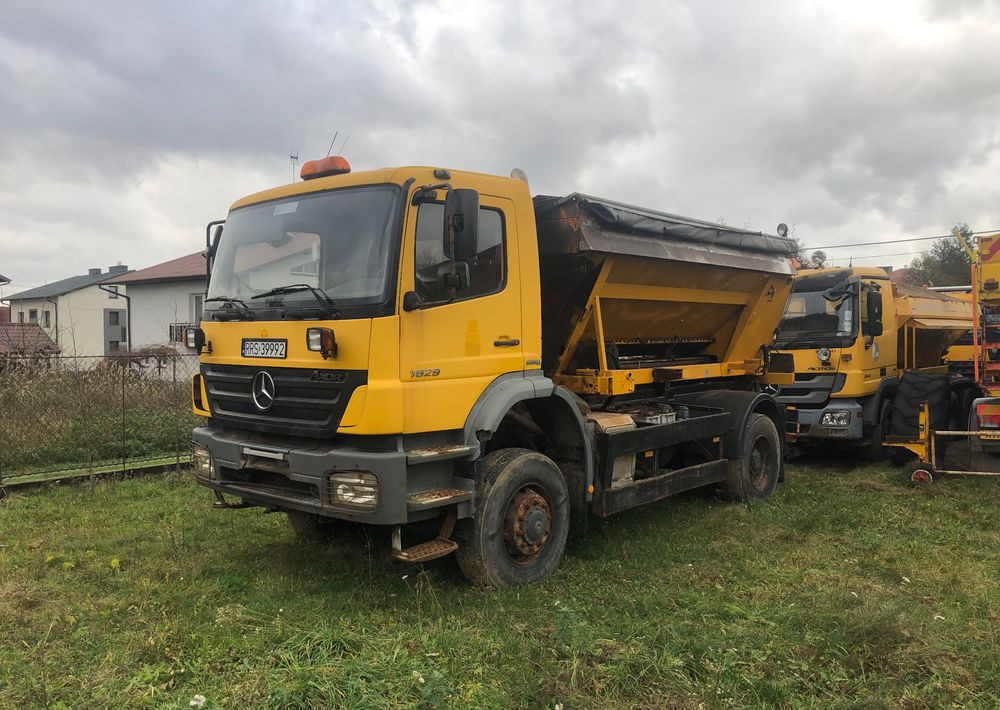 Mercedes-Benz Mercedes Axor 4x4 2006 1829 piaskarka solarka rama - Snow removal vehicle: picture 3 Mercedes-Benz Mercedes Axor 4x4 2006 1829 piaskarka solarka rama - Snow removal vehicle: picture 3