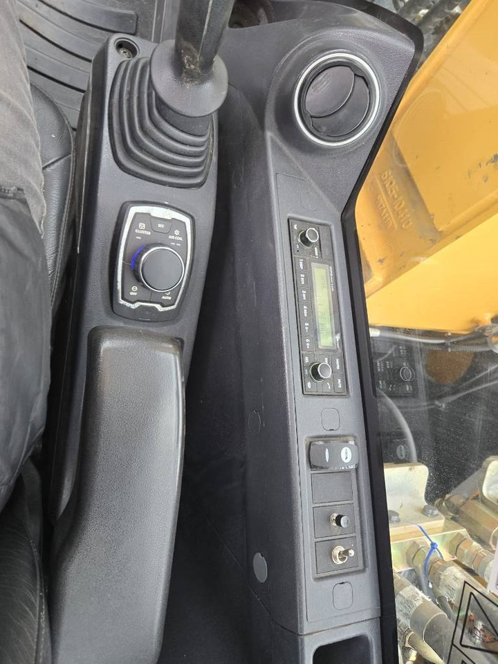 Wheel excavator Hyundai HW 160: picture 23