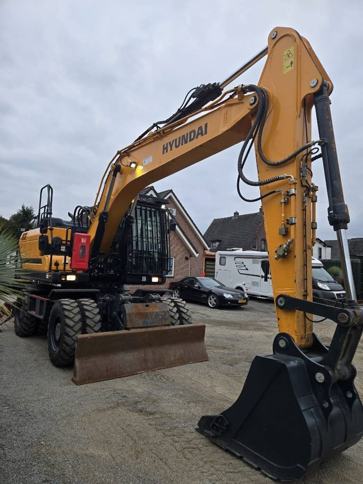 Wheel excavator Hyundai HW 160: picture 6