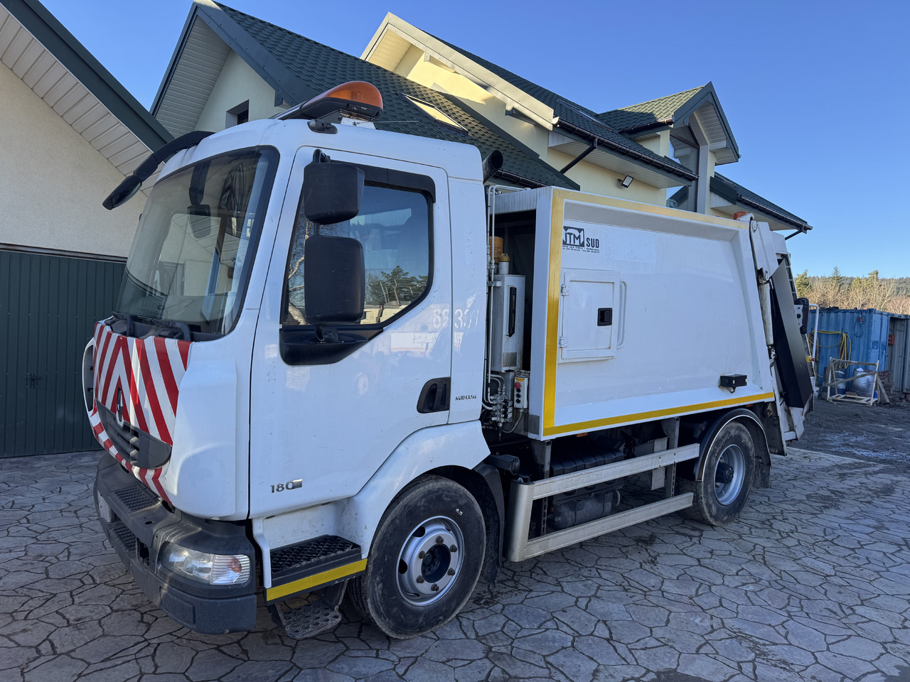 Renault Midlum 180 DXi - Refuse truck: picture 1 Renault Midlum 180 DXi - Refuse truck: picture 1