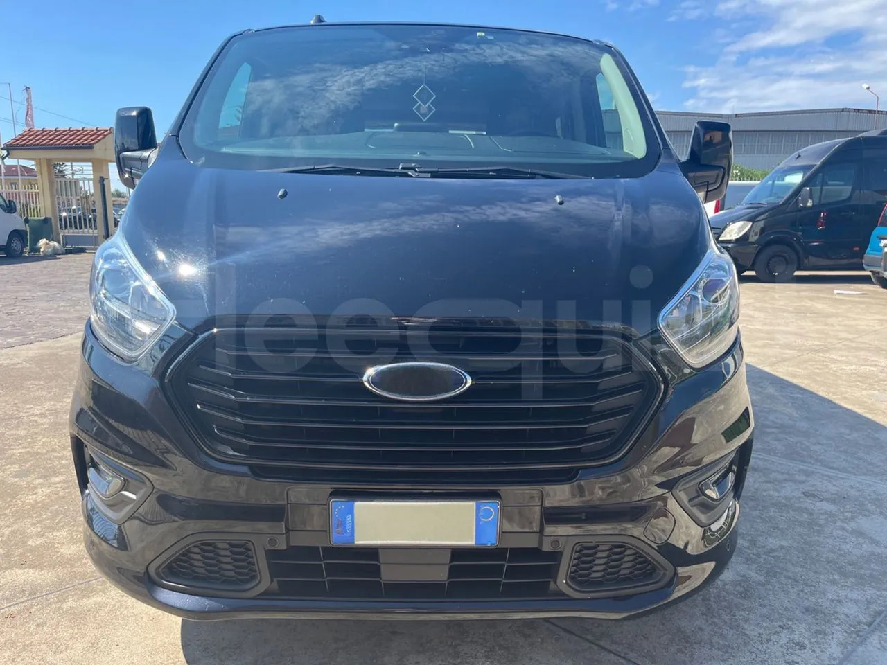 Ford Tourneo Custom - Minibus, People carrier: picture 2 Ford Tourneo Custom - Minibus, People carrier: picture 2
