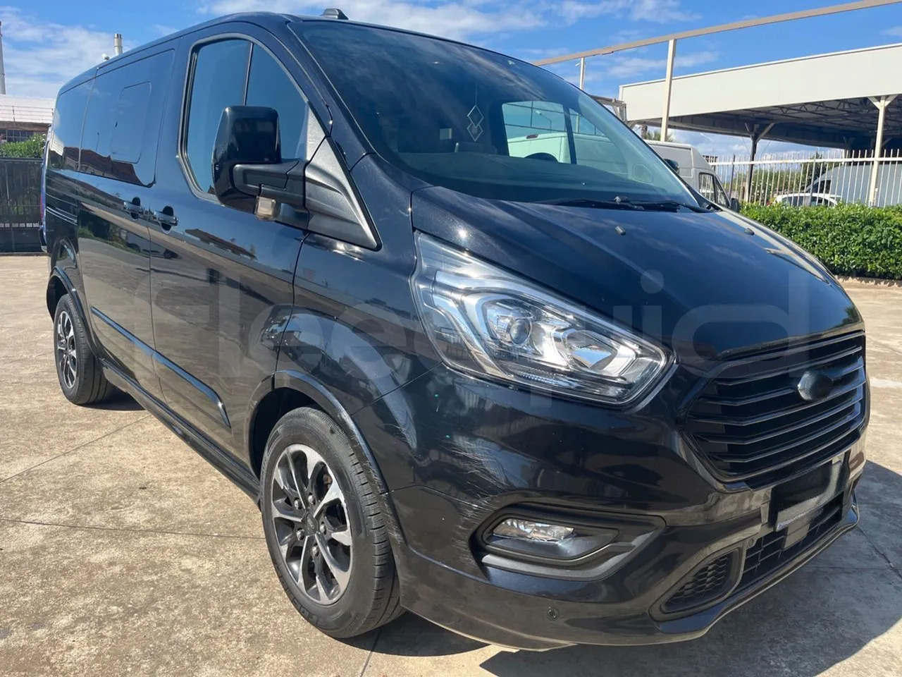 Ford Tourneo Custom - Minibus, People carrier: picture 1 Ford Tourneo Custom - Minibus, People carrier: picture 1
