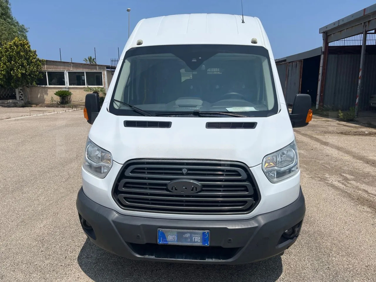 Ford Transit - Minibus, People carrier: picture 2 Ford Transit - Minibus, People carrier: picture 2