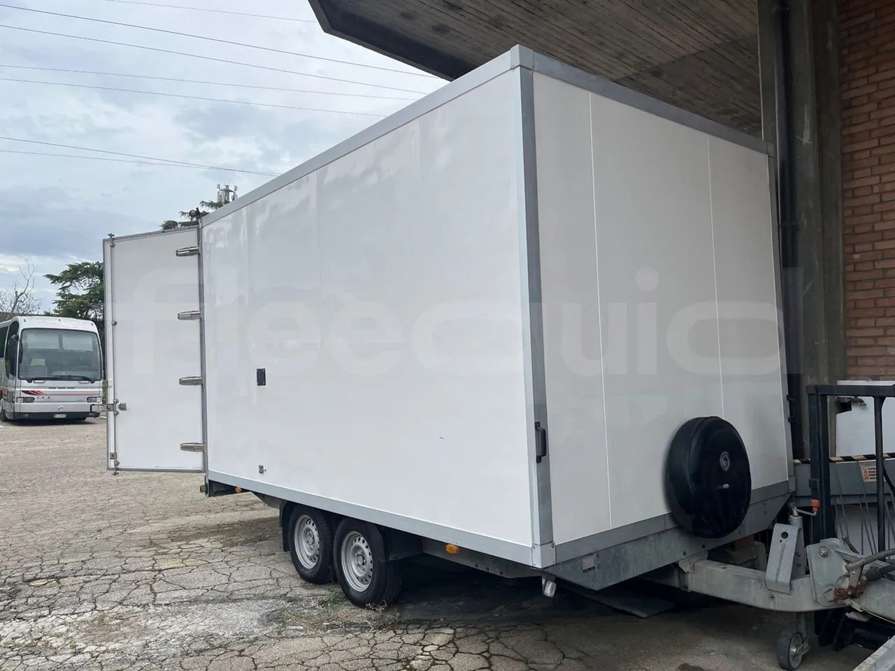 Humbaur Rimorchio - Closed box trailer: picture 3 Humbaur Rimorchio - Closed box trailer: picture 3