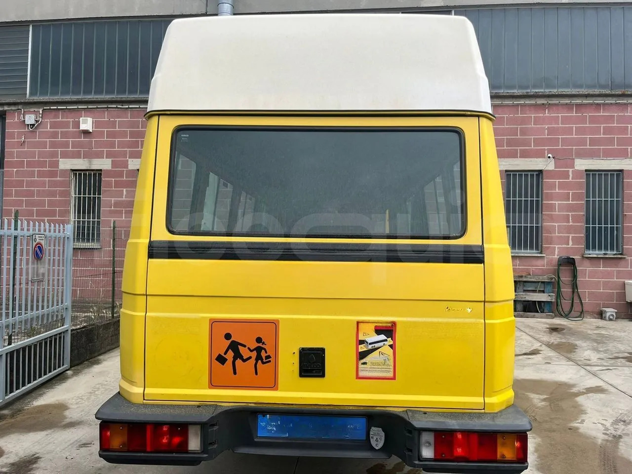 Iveco A45E10 - School bus: picture 4 Iveco A45E10 - School bus: picture 4