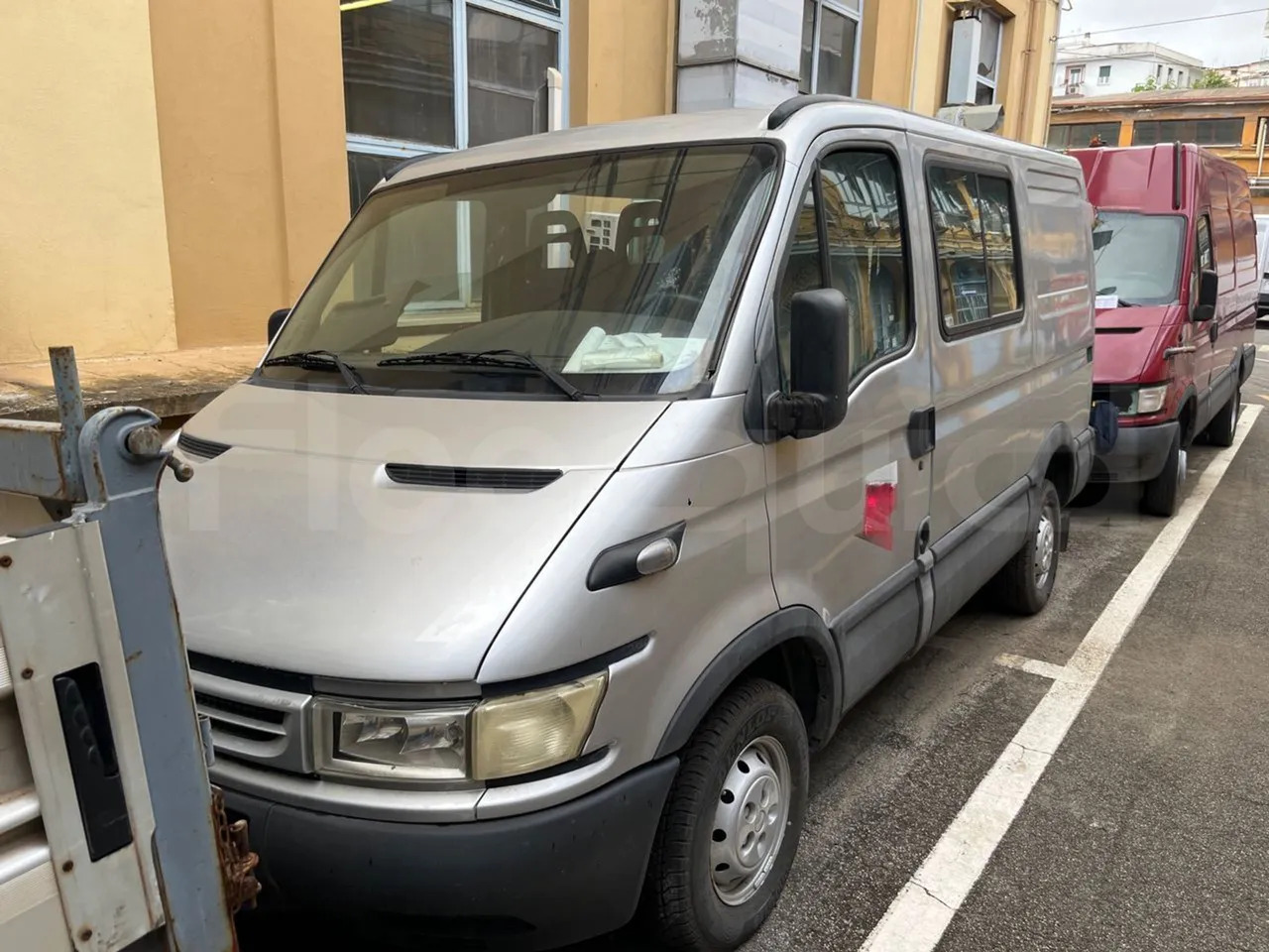 Iveco Daily - Minibus, People carrier: picture 2 Iveco Daily - Minibus, People carrier: picture 2