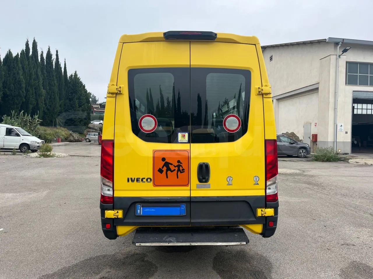 Iveco Daily - School bus: picture 5 Iveco Daily - School bus: picture 5