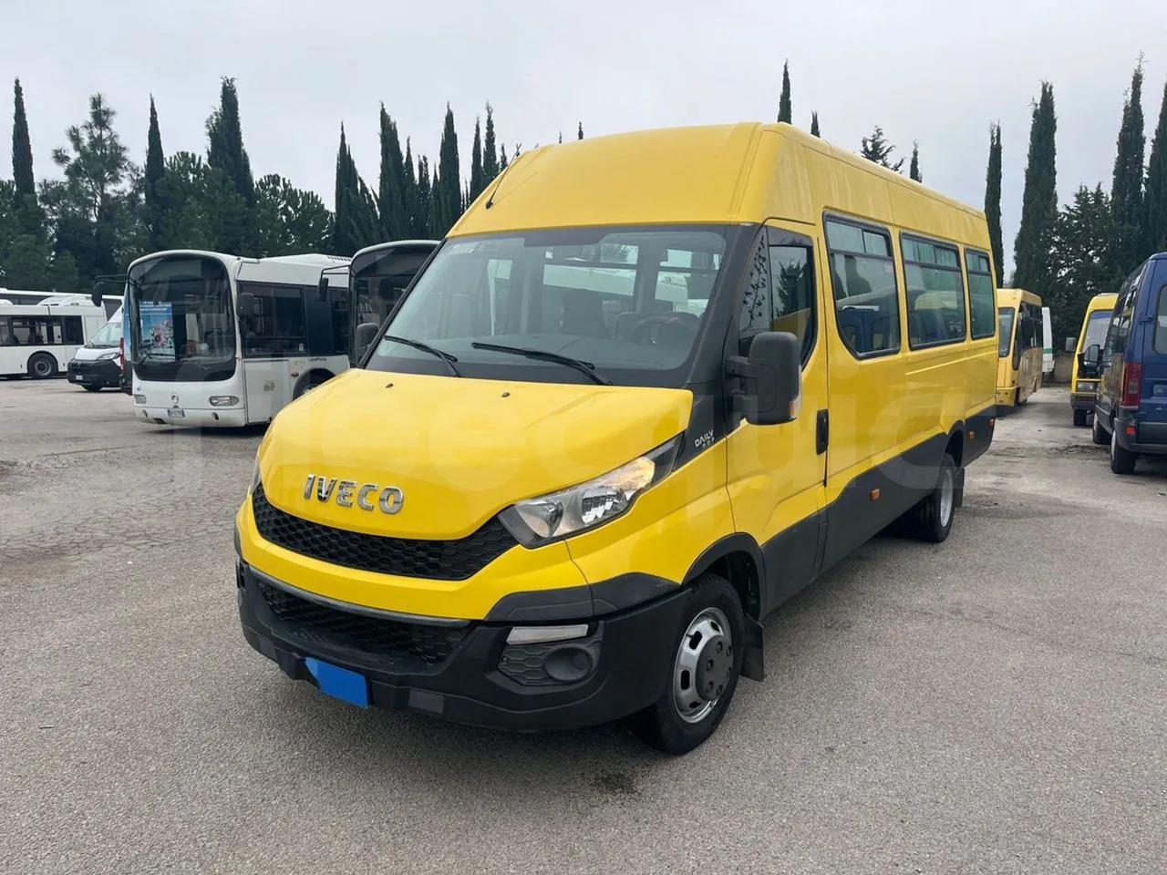 Iveco Daily - School bus: picture 4 Iveco Daily - School bus: picture 4