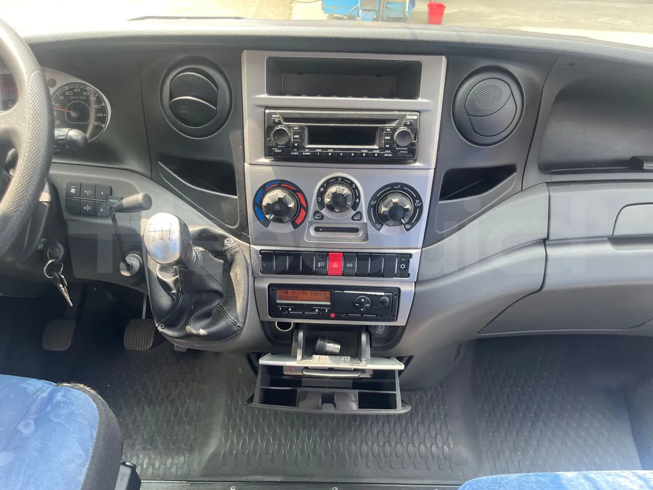 Iveco Daily - Coach: picture 2 Iveco Daily - Coach: picture 2