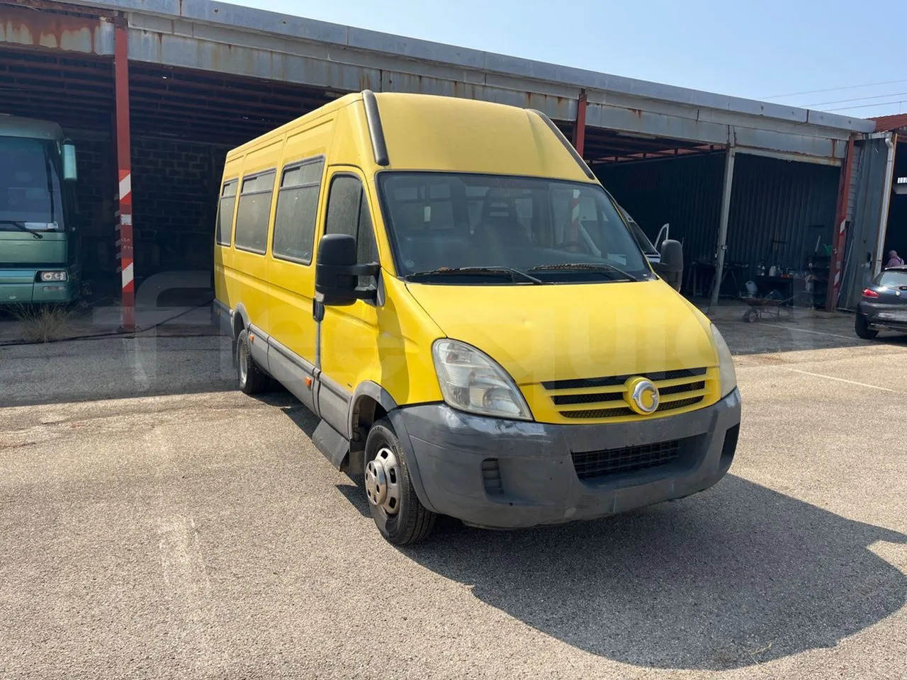 Iveco Daily - School bus: picture 1 Iveco Daily - School bus: picture 1
