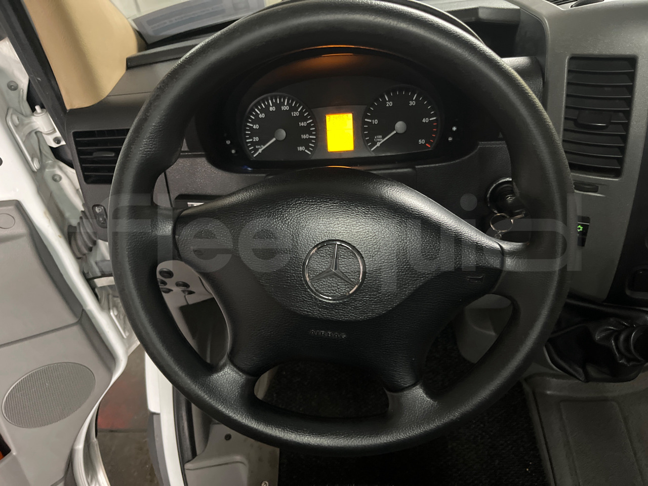 Coach Mercedes-Benz Sprinter: picture 18