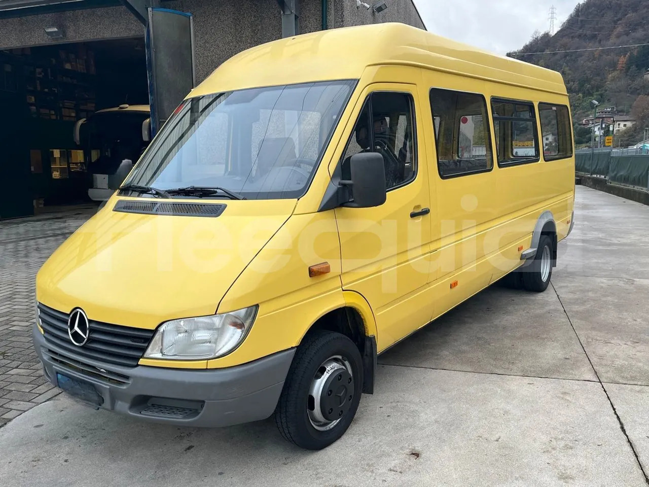 Mercedes-Benz Sprinter - Minibus, People carrier: picture 4 Mercedes-Benz Sprinter - Minibus, People carrier: picture 4