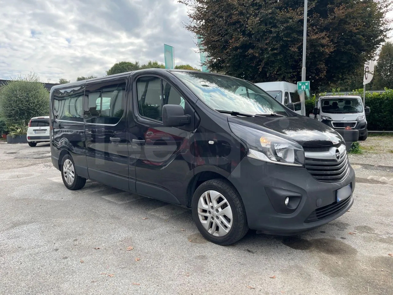 Opel Vivaro - B - Minibus, People carrier: picture 1 Opel Vivaro - B - Minibus, People carrier: picture 1