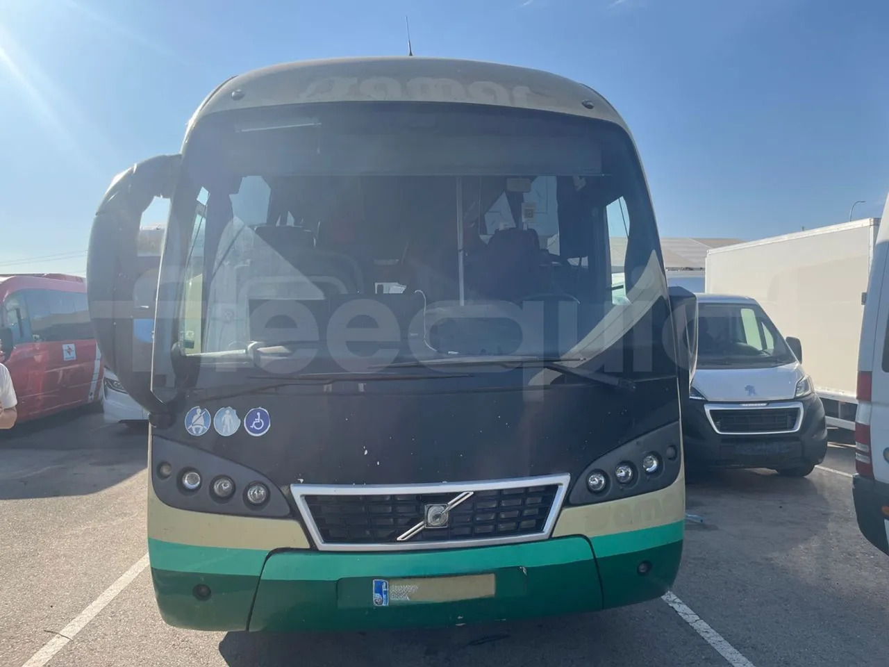 Volvo B12B - Coach: picture 1 Volvo B12B - Coach: picture 1