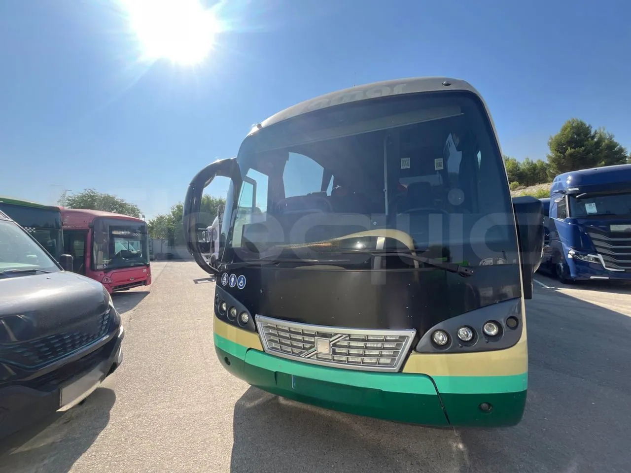 Volvo B12B - Coach: picture 1 Volvo B12B - Coach: picture 1