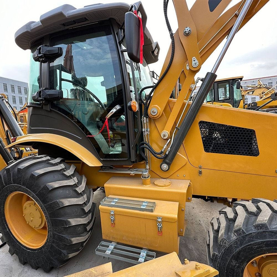 Backhoe loader CAT 420 F: picture 12