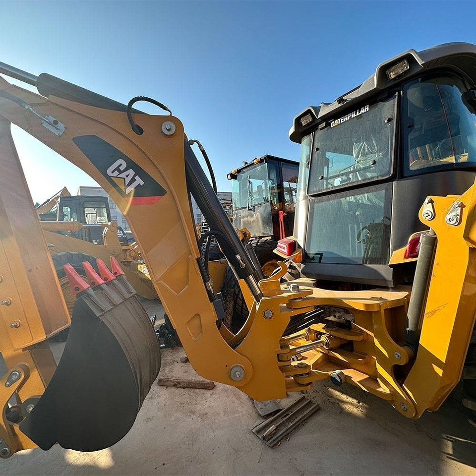 Backhoe loader CAT 420 F: picture 11