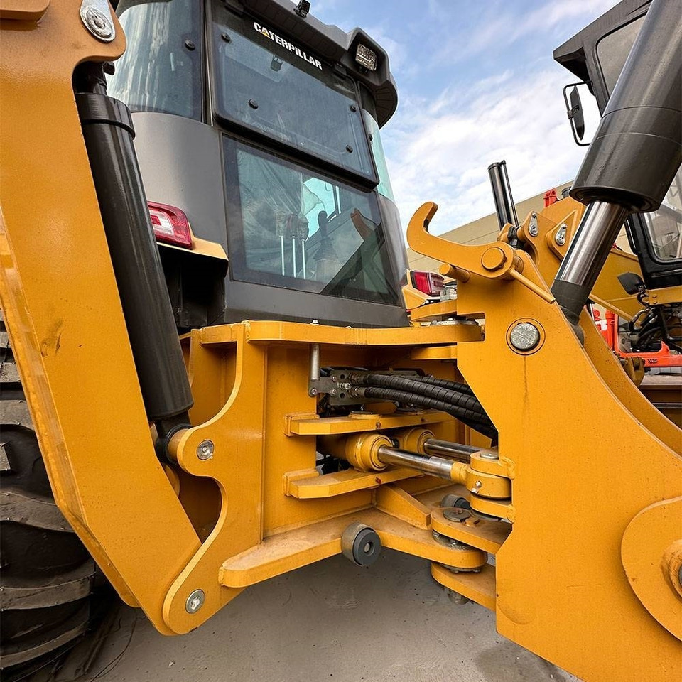 Backhoe loader CAT 420 F: picture 13