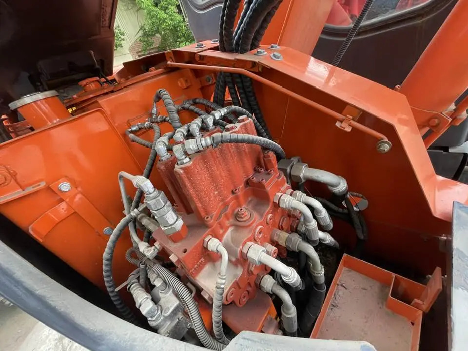 Hitachi ZX75US-7 - Mini excavator: picture 3 Hitachi ZX75US-7 - Mini excavator: picture 3
