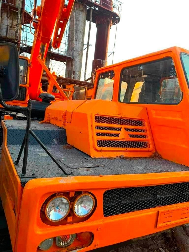 Kato NK 250 E  - All terrain crane: picture 4 Kato NK 250 E  - All terrain crane: picture 4