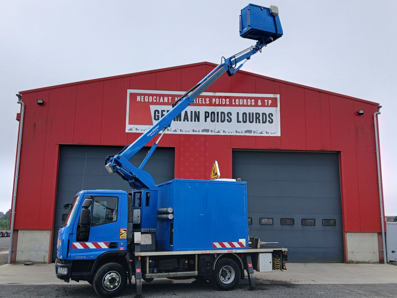 Iveco EUROCAGO 100E18 4x2 Others Truck - Truck mounted aerial platform: picture 1 Iveco EUROCAGO 100E18 4x2 Others Truck - Truck mounted aerial platform: picture 1