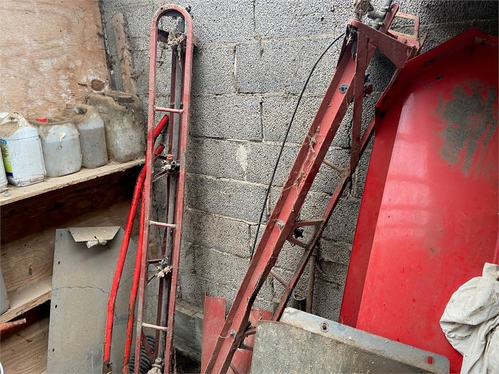 Hardi COMANDER 2800 L 24 M - Trailed sprayer: picture 5 Hardi COMANDER 2800 L 24 M - Trailed sprayer: picture 5