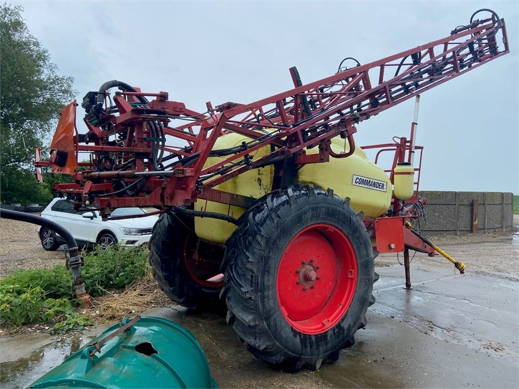 Hardi COMANDER 2800 L 24 M - Trailed sprayer: picture 3 Hardi COMANDER 2800 L 24 M - Trailed sprayer: picture 3
