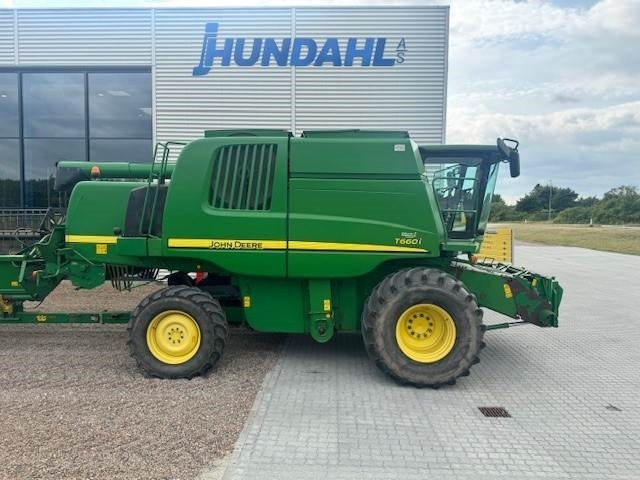 John Deere T660I  - Combine harvester: picture 2 John Deere T660I  - Combine harvester: picture 2