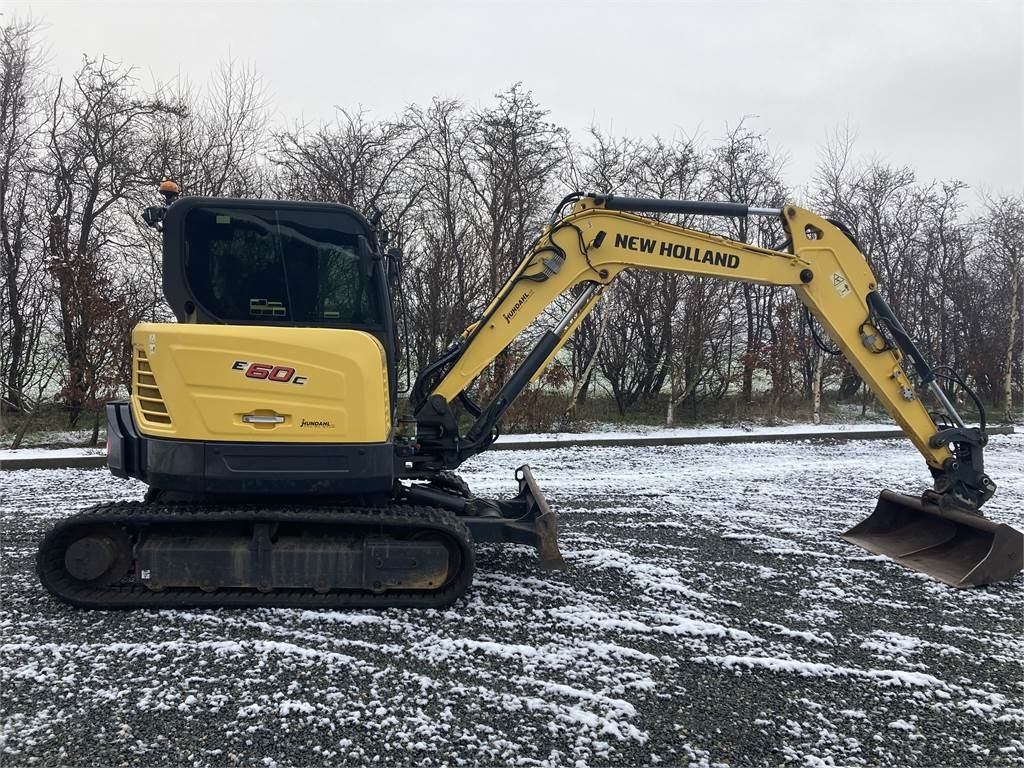 New Holland E60C CAB minigraver - Mini excavator: picture 1 New Holland E60C CAB minigraver - Mini excavator: picture 1